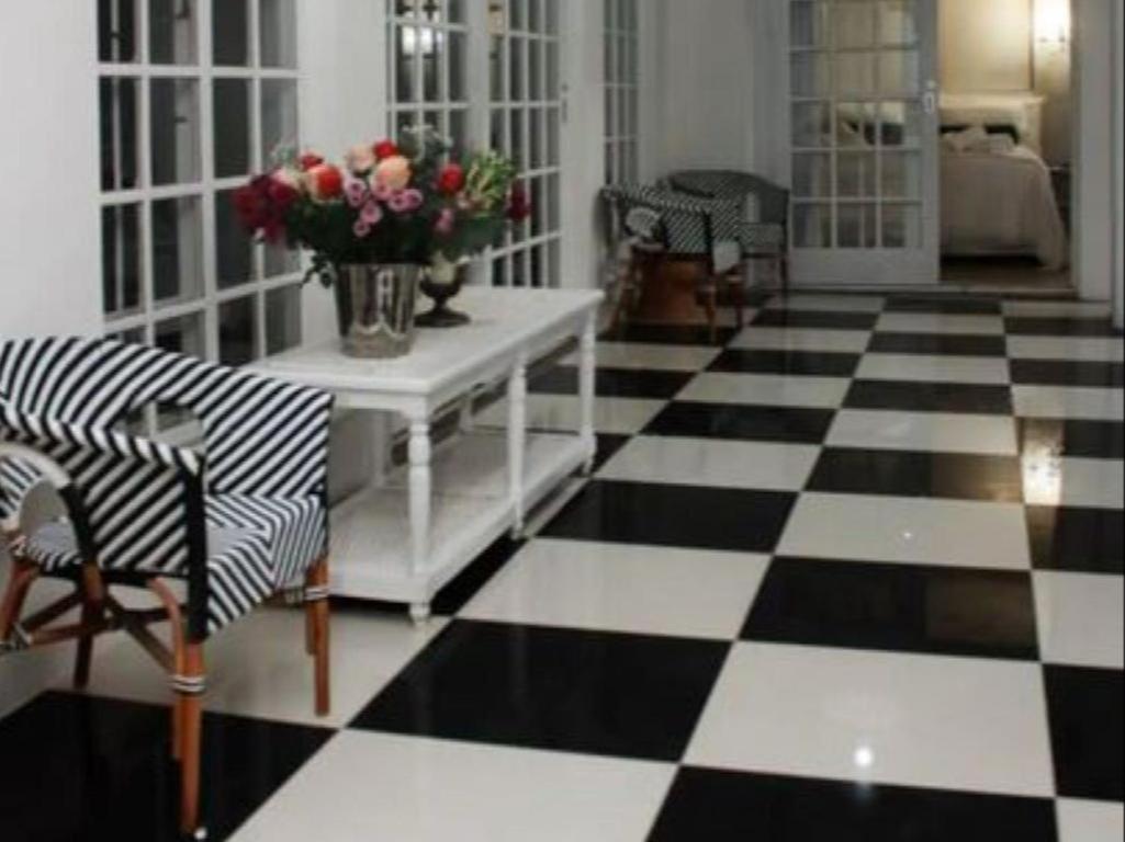 La Belle Guest House Блоемфонтейн Екстериор снимка