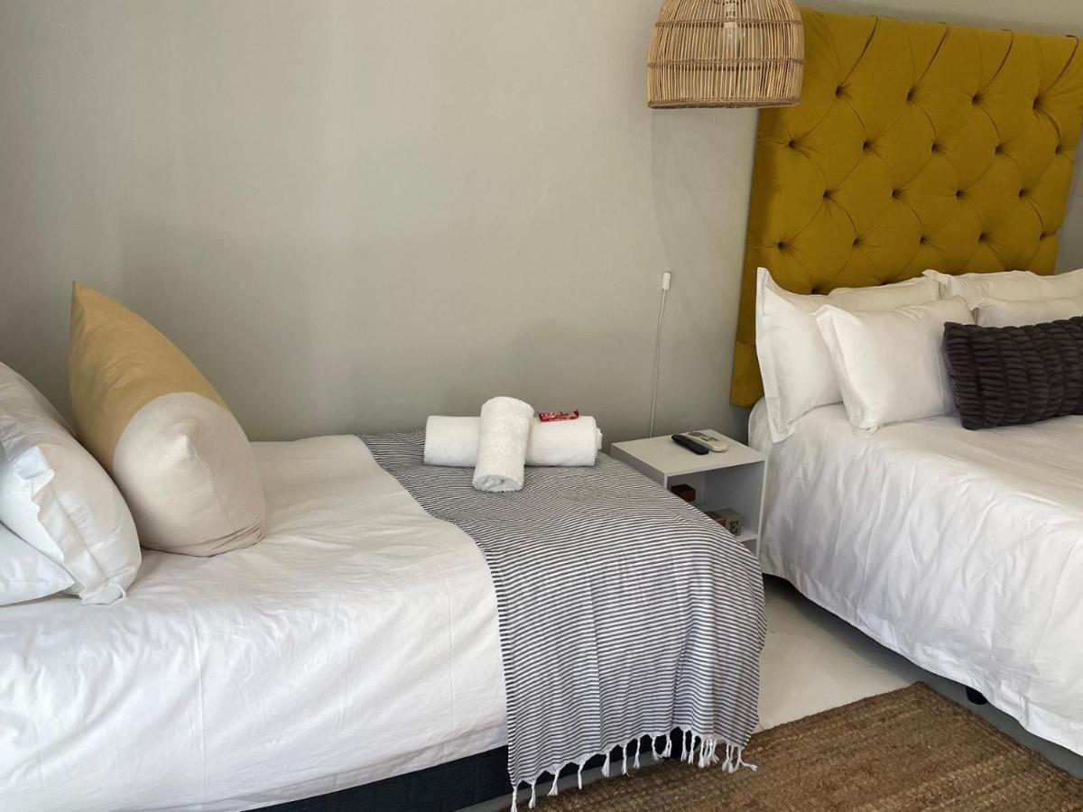 La Belle Guest House Блоемфонтейн Стая снимка