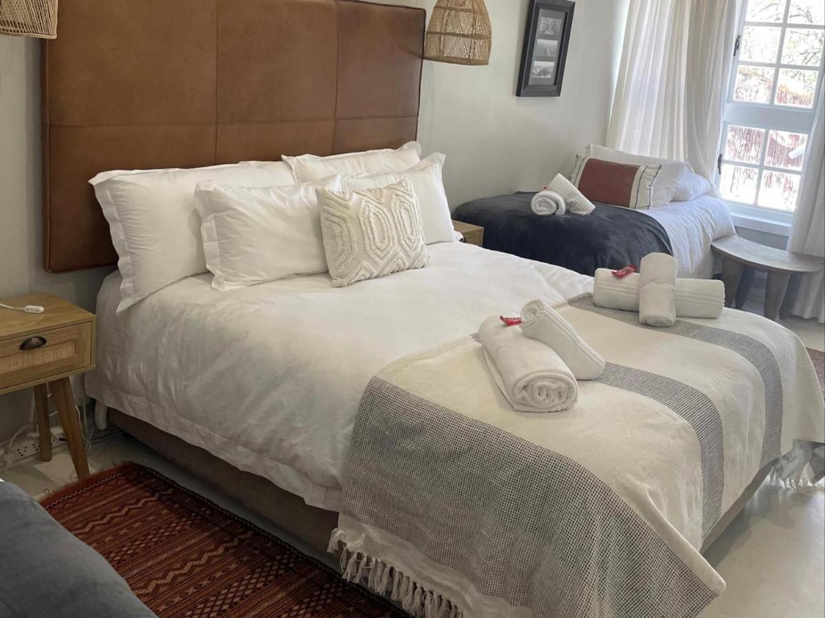 La Belle Guest House Блоемфонтейн Стая снимка